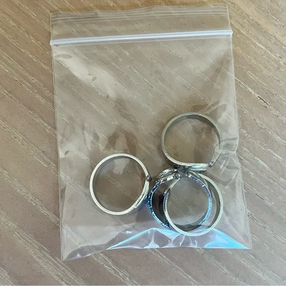 *NEW* OLIVIA RODRIGO Themed GUTS Letters Set of 4 Rings in Silver - Picture 11 of 11